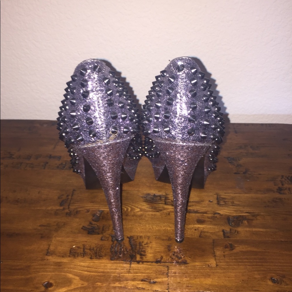 Steve Madden ‘Awwsome’ Heels - Picture 3 of 4